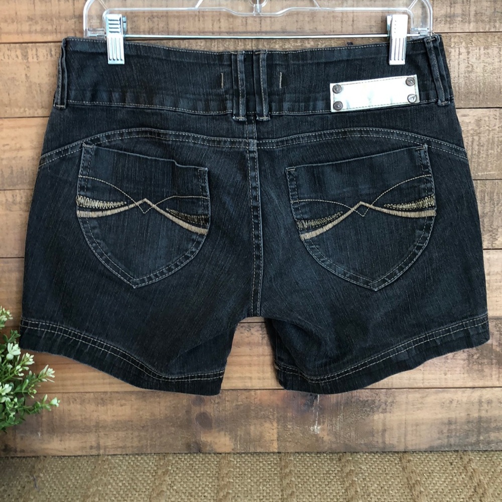 Love Etc. Denim Shorts Size 31 waist - Picture 5 of 9